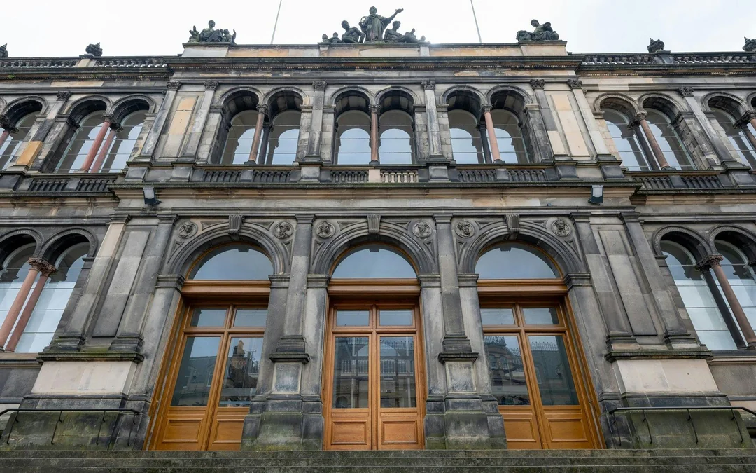 Edinburgh Castle & National Museum of Scotland Guided Tour Image 10