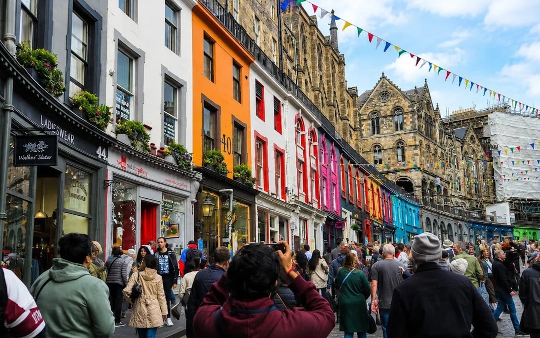 Edinburgh Old Town & Hidden Gems Guided Walking Tour Image 3