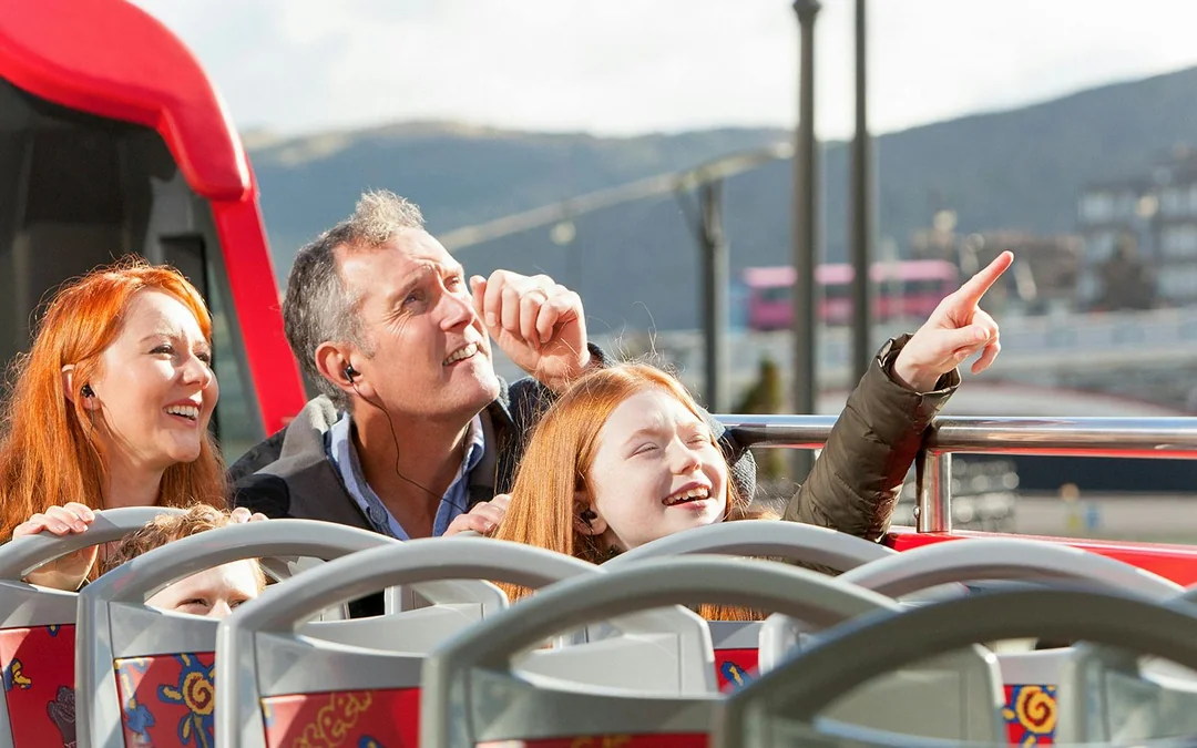Edinburgh: Royal Attractions Tickets + 48-Hour Hop-On Hop-Off Bus Tour Image 2