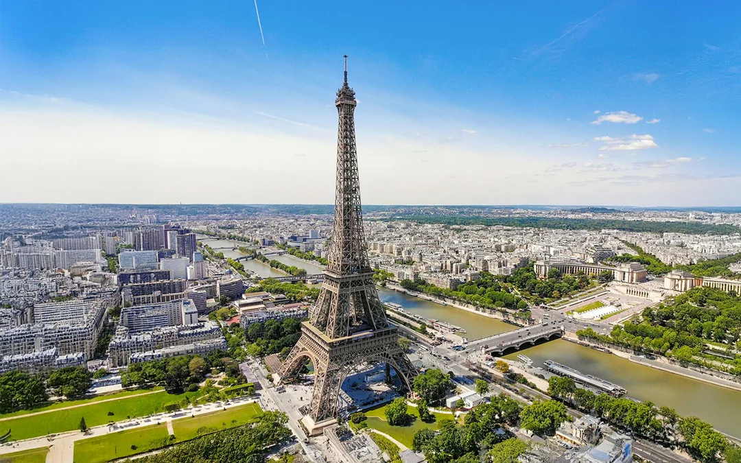 Eiffel Tower Dedicated Reserved Summit Access by Elevator Image 2