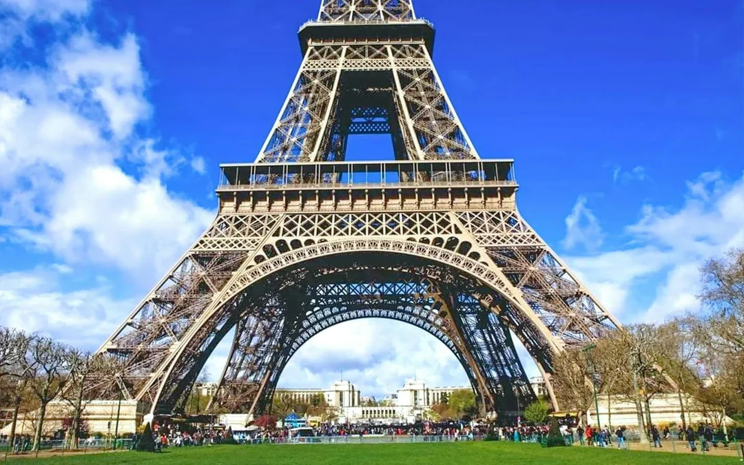 Eiffel Tower Dedicated Reserved Summit Access by Elevator Image 5