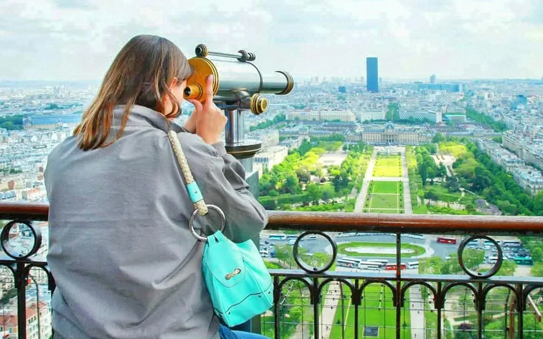 Eiffel Tower Guided Tour by Elevator: Reserved Entry to the Summit or Second Floor Image 4