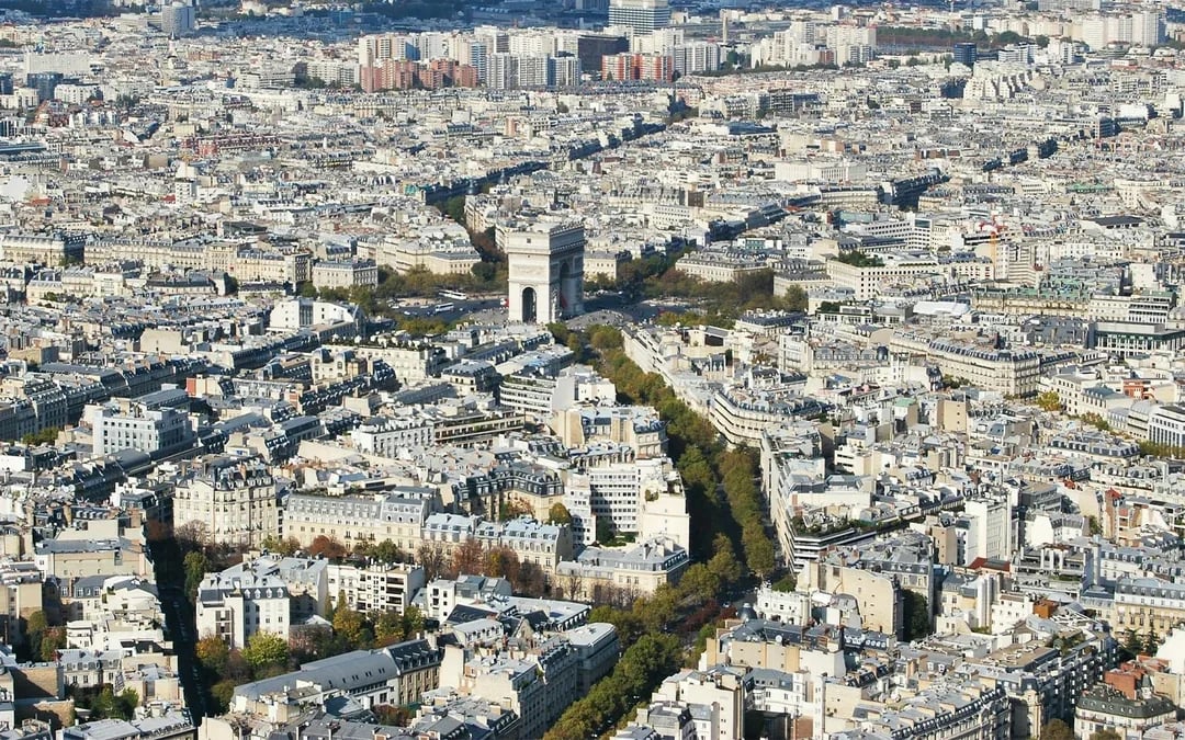 Eiffel Tower Guided Tour by Elevator: Reserved Entry to the Summit or Second Floor Image 5