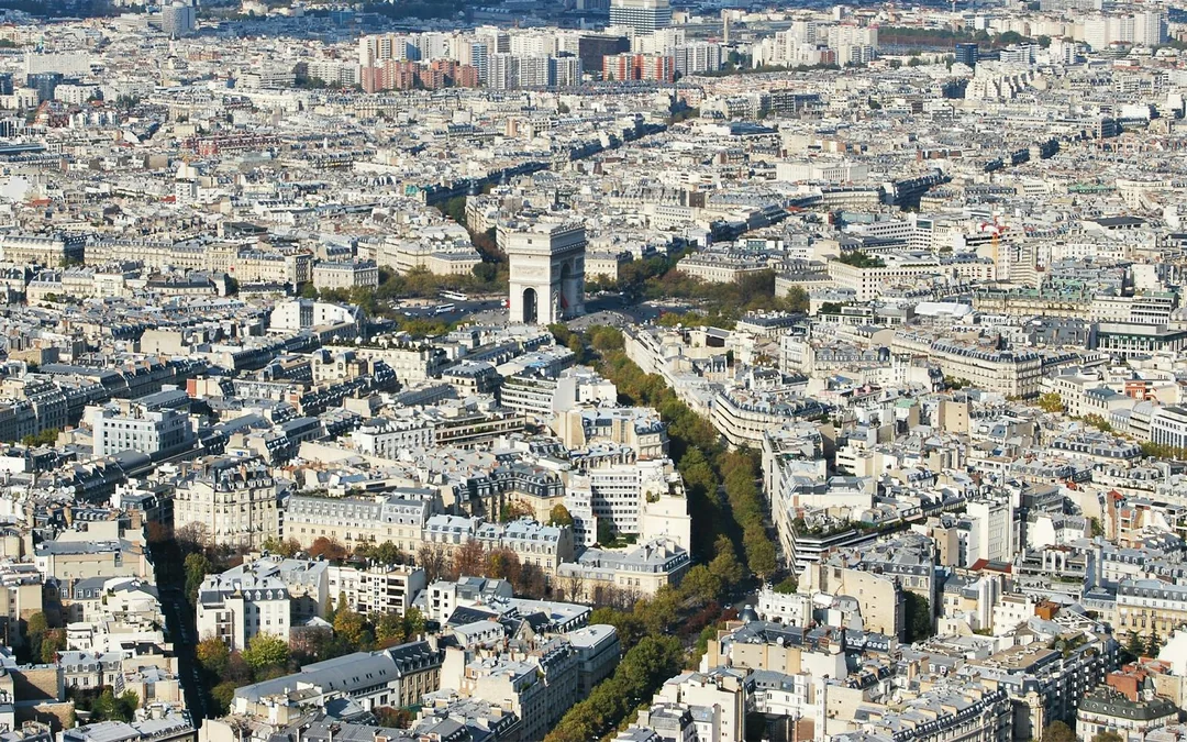 Eiffel Tower Guided Tour by Elevator: Reserved Entry to the Summit or Second Floor Image 5