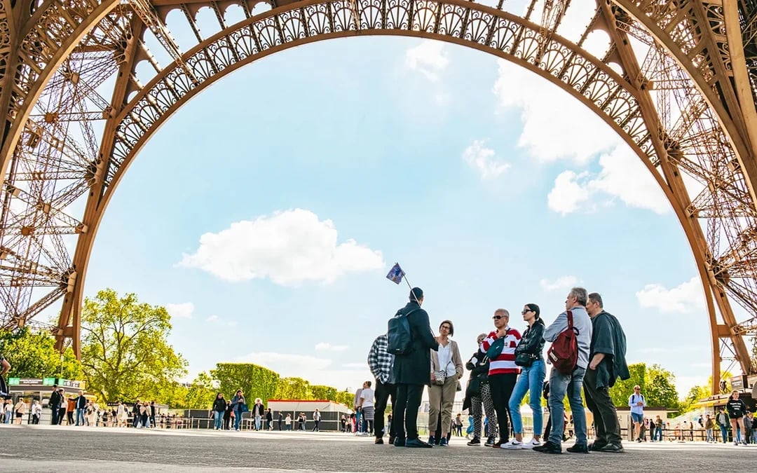 Eiffel Tower Guided Tour by Elevator: Reserved Entry to the Summit or Second Floor Image 7