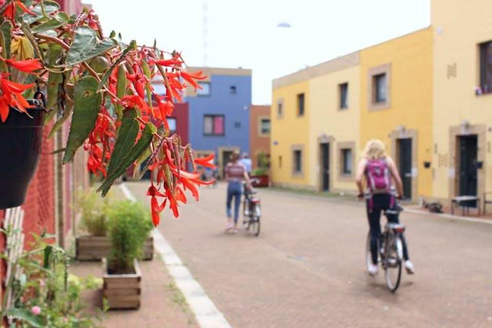 Eindhoven Highlights 2-Hour Bike Tour with Local Guide