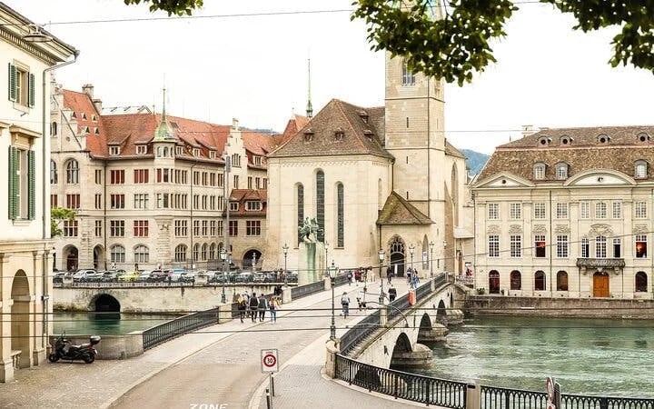 Einstein's Zurich: Self-Guided City Exploration Game Image 5