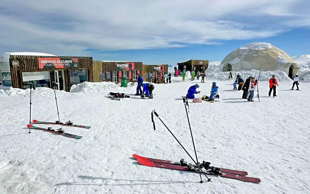 El Colorado Ski: Ticket, Lessons, Transport, Add-on Clothing Image 4