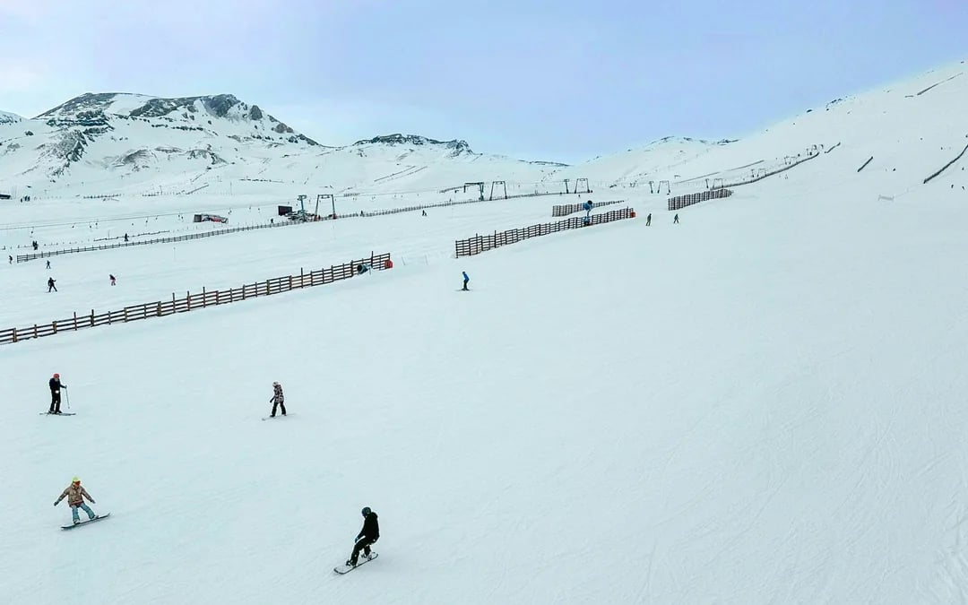 El Colorado Ski: Ticket, Lessons, Transport, Add-on Clothing Image 9