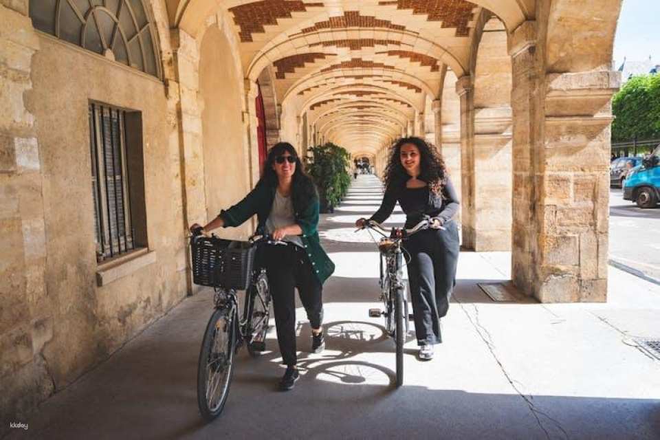 Electric bike tour of Paris