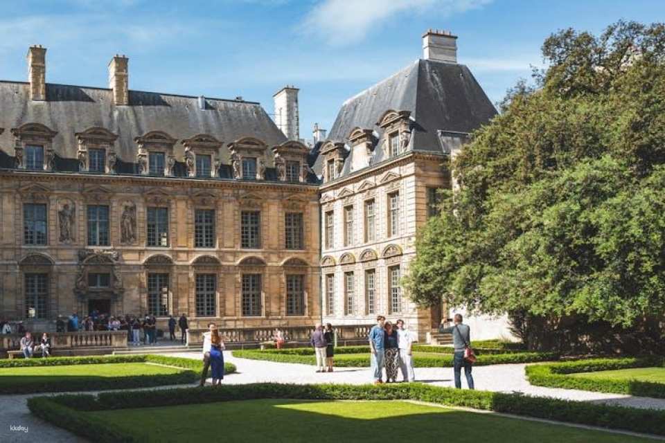 Electric bike tour of Paris