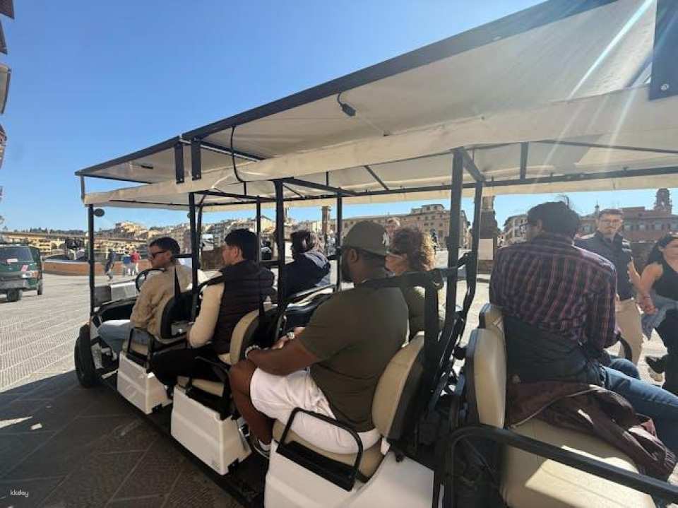 Electric golf cart experience along Arno River with audioguide