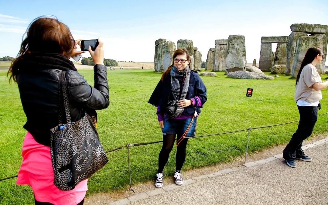 England In One Day: Stonehenge, Bath, Stratford and Cotswolds Tour Image 2
