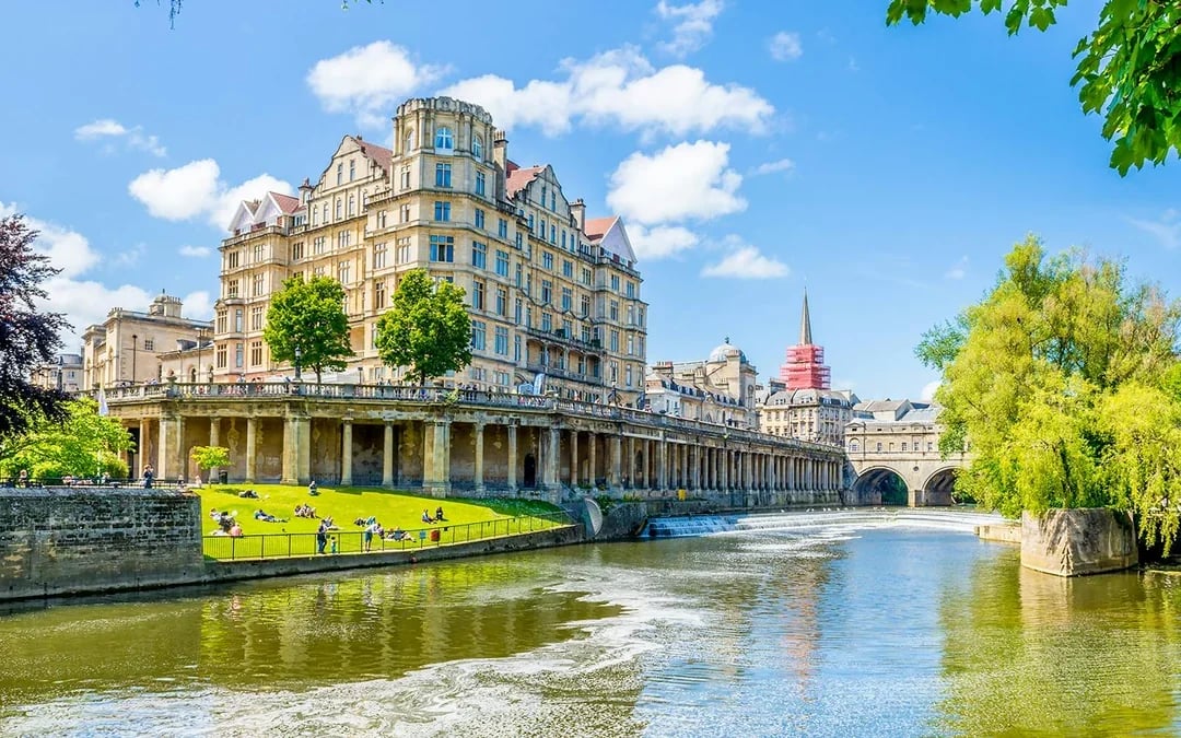 England In One Day: Stonehenge, Bath, Stratford and Cotswolds Tour Image 3