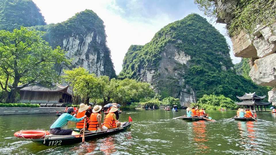 Entrance Ticket to Trang An World Heritage Boating Experience