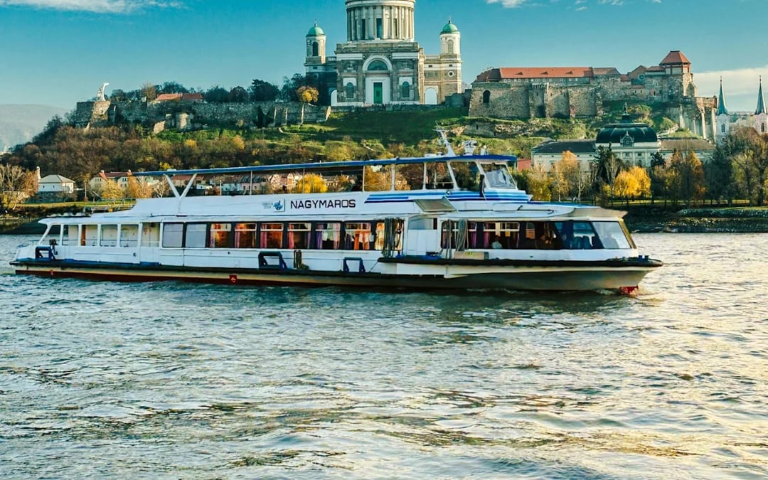 Esztergom: Danube Bend 1-Hour Sightseeing Cruise Image 2