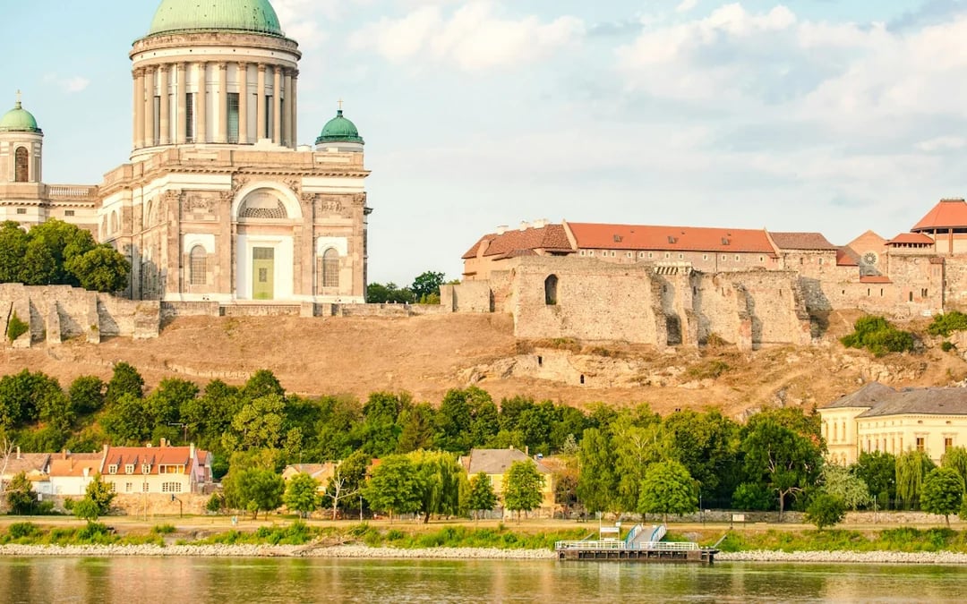 Esztergom: Danube Bend 1-Hour Sightseeing Cruise Image 4