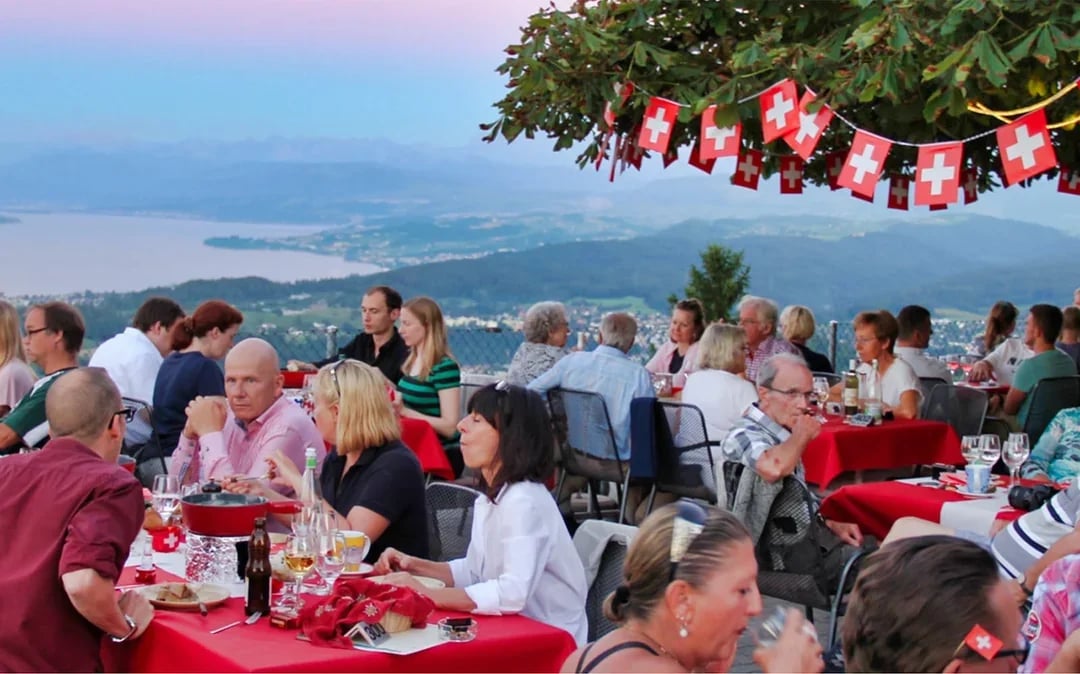 Evening Tour of Zürich with Gourmet Dinner & Cheese Fondue Image 1