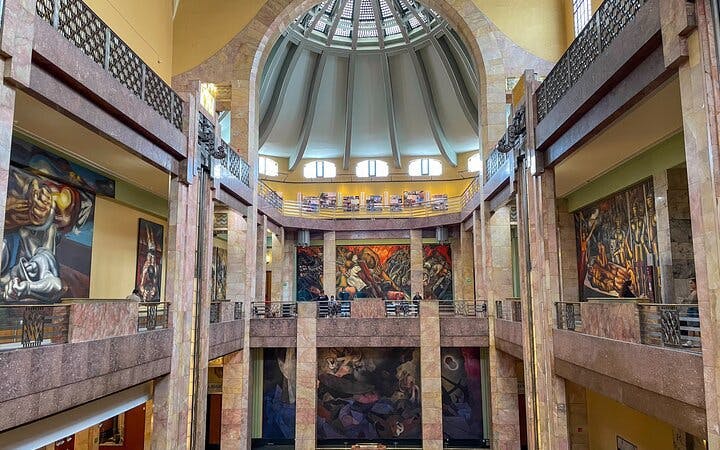 EXCLUSIVE TOUR to Palacio de Bellas Artes - small groups Image 4