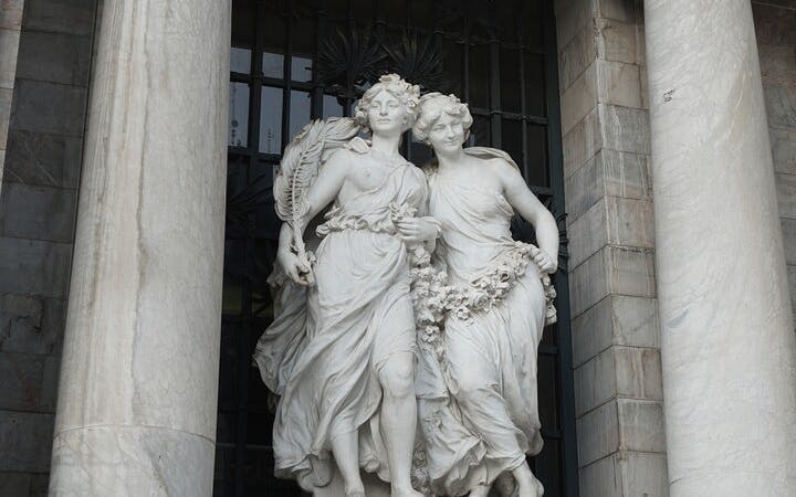 EXCLUSIVE TOUR to Palacio de Bellas Artes - small groups Image 10