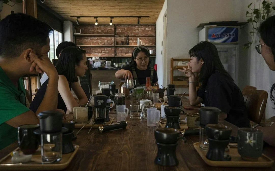 Experience Vietnamese Coffee Making Workshop In Da Nang Image 3