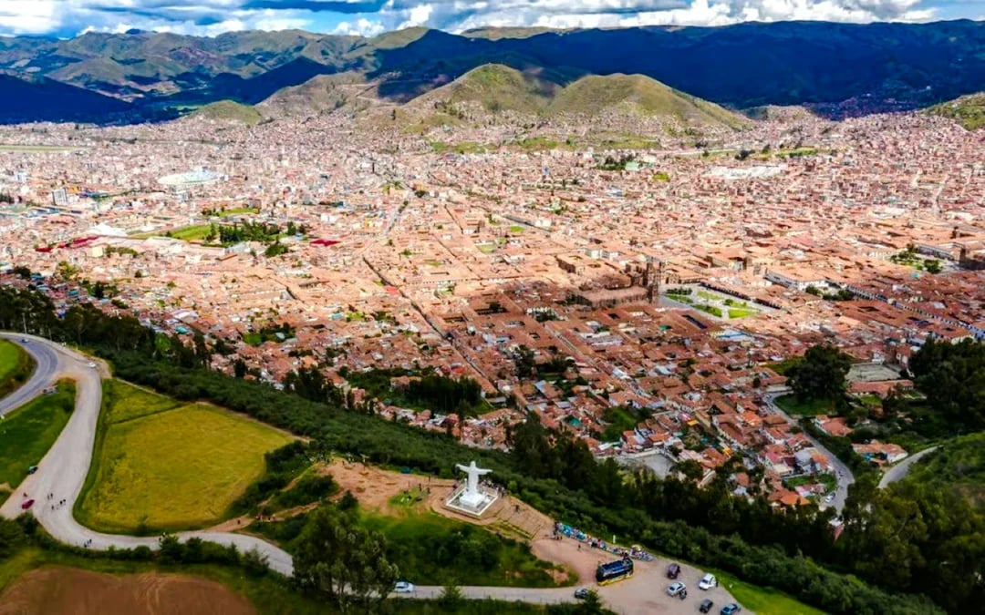 {
  "experienceName": "From Cusco: Huchuy Qosqo Guided Trek in the Sacred Valley"
} Image 4