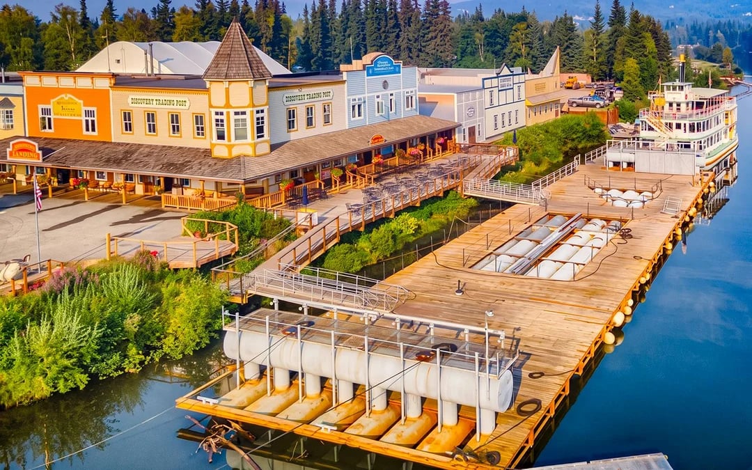 Fairbanks Guided Day Tour with Sternwheeler Cruise, Gold Panning & Sled Dog Kennel Image 2