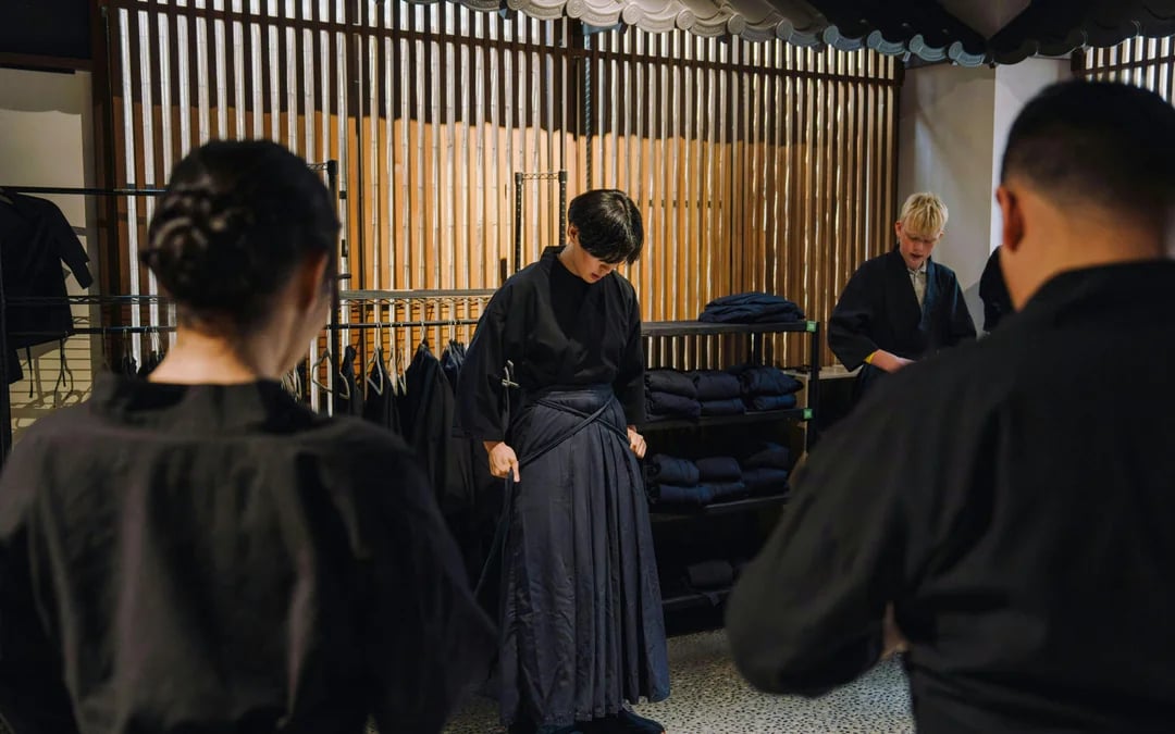 Family-Friendly Samurai Sword Experience in Shinjuku Image 2