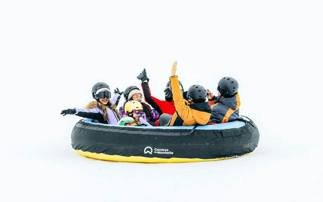 Farellones Park: Round Trip, Ticket & Optional Snow Clothing Image 10