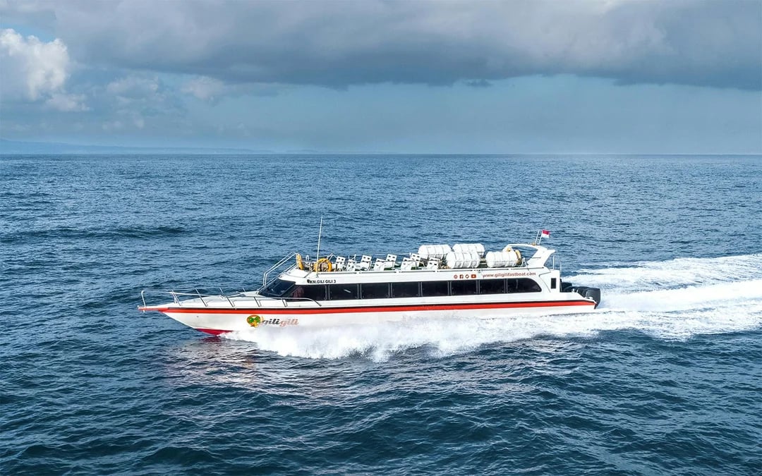 Fast Boat Transfer: Padang Bay to/from Gili Trawangan, Bangsal Image 1