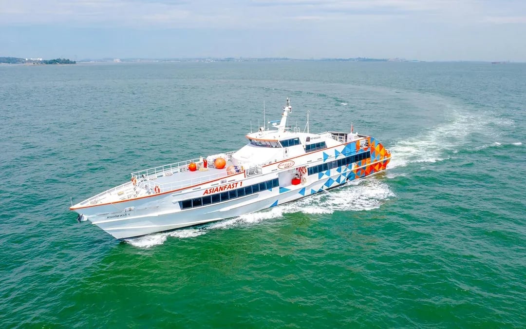 Ferry from Harbourfront (Singapore) to Batam Centre (Batam) Image 1