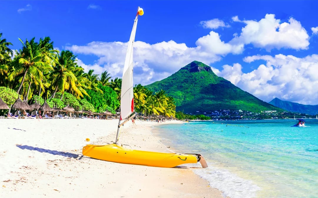 Flic en Flac Tandem Transparent Kayak Rental Image 3