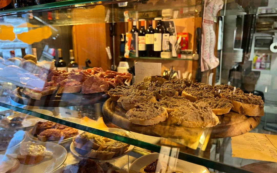 Florence Food Tour with Skip-the-Line Access to All’Antico Vinaio Image 4