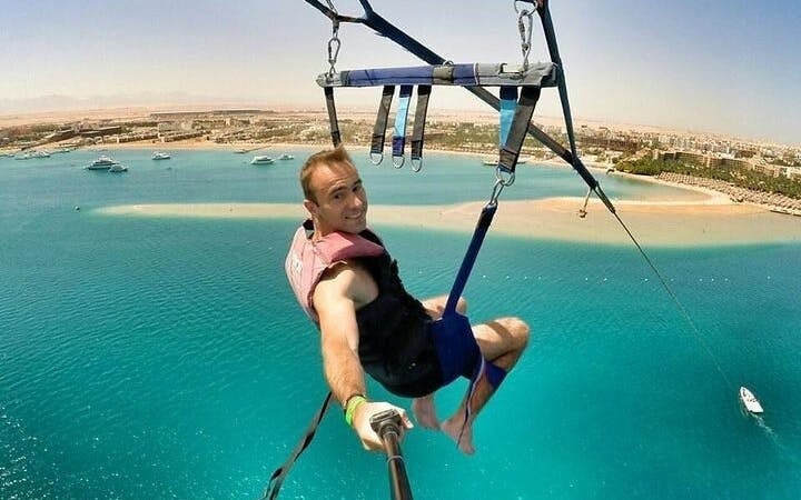 Fly Parasailing to Sky by Speedboat With Transportation- Hurghada Image 4