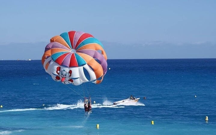 Fly Parasailing to Sky by Speedboat With Transportation- Hurghada Image 5