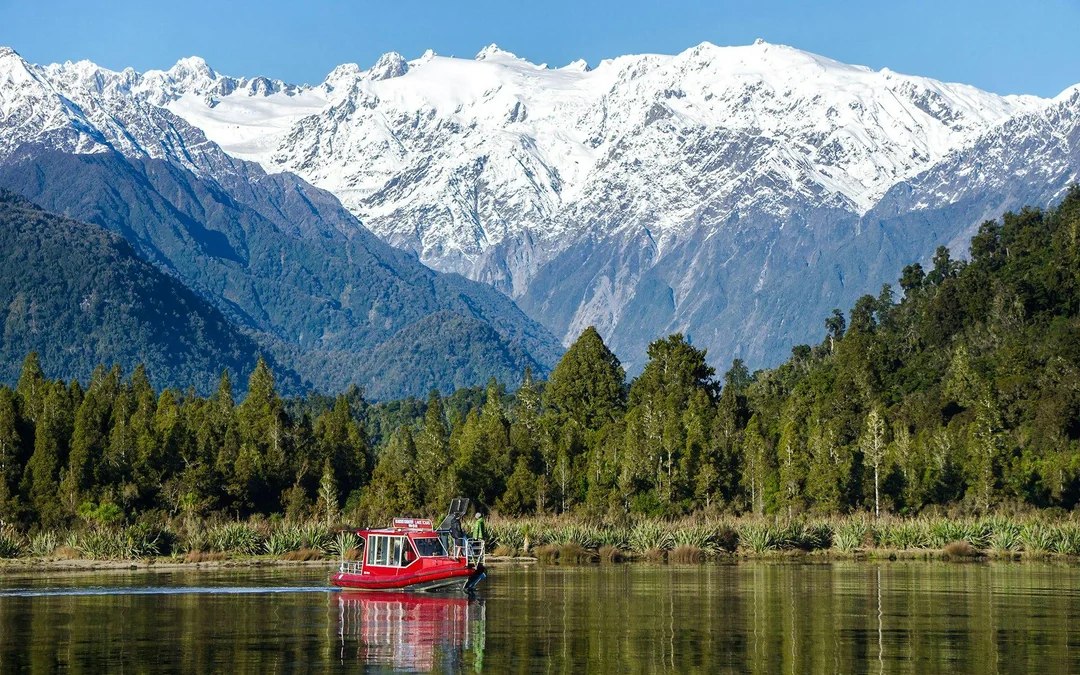 Franz Josef: Scenic Cruise Lake Mapourika Image 2
