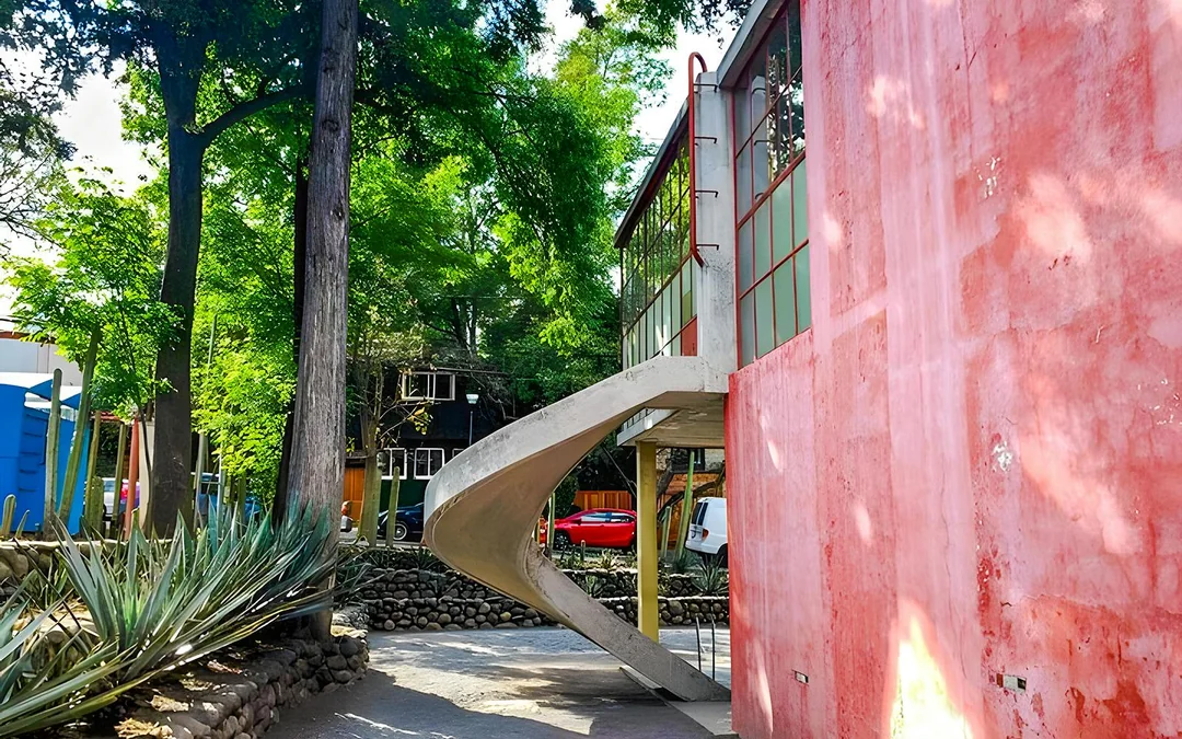 Frida Kahlo & Diego Rivera Studio House Exclusive Small-Group Tour Image 5