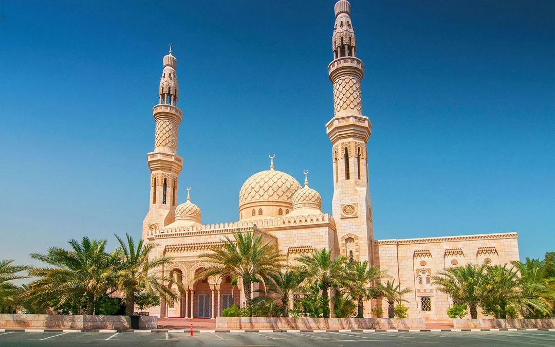 From Abu Dhabi: Guided Dubai City Tour with Burj Khalifa Tickets & Lunch Image 3