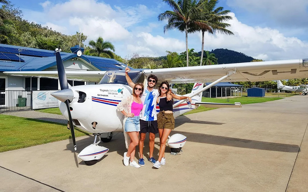 From Airlie Beach: Whitsunday Islands & Heart Reef 60-Minute Scenic Flight Image 2