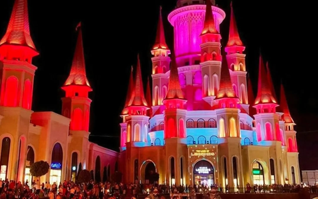 From Alanya: The Land of Legends Night Show and Boat Parade with Round-Trip Hotel Transfers Image 3