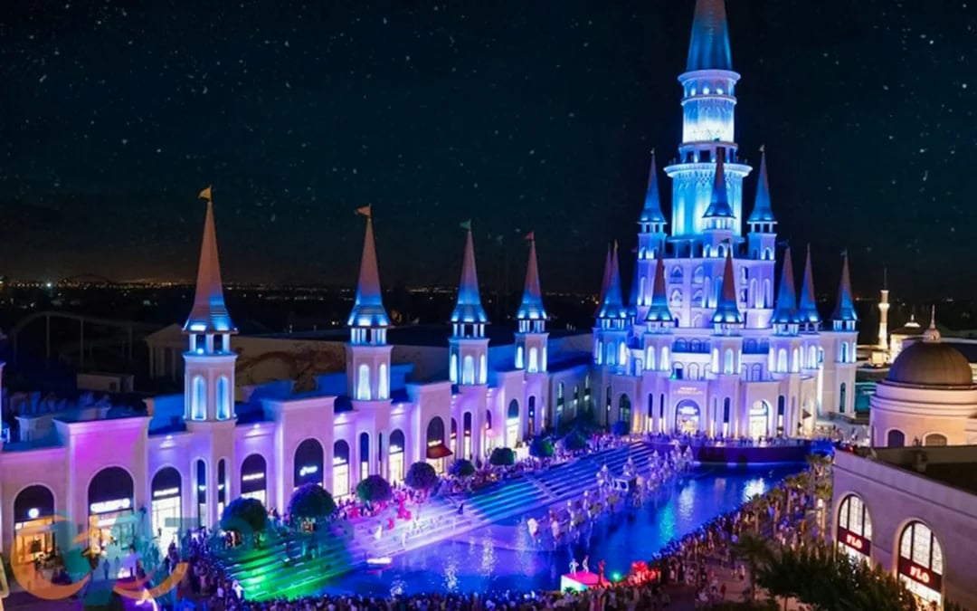 From Alanya: The Land of Legends Night Show and Boat Parade with Round-Trip Hotel Transfers Image 9