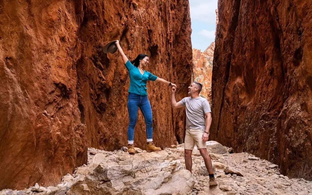 From Alice Springs: 2D/1N Uluru–Kata Tjuta Small Group Outback Camping Tour Image 1