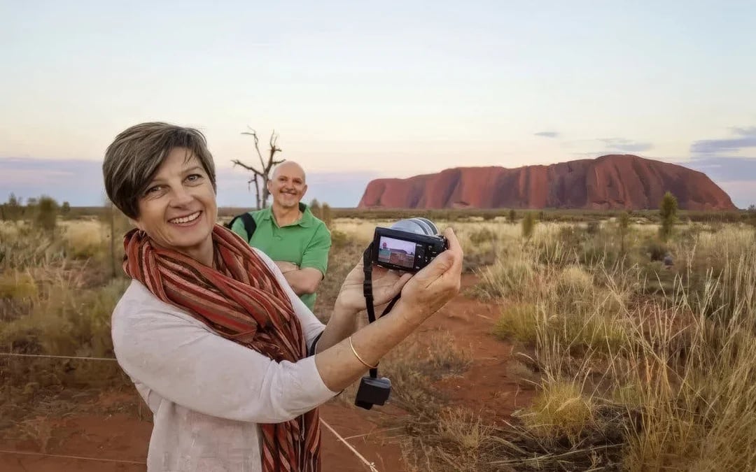 From Alice Springs: 2D/1N Uluru–Kata Tjuta Small Group Outback Camping Tour Image 4