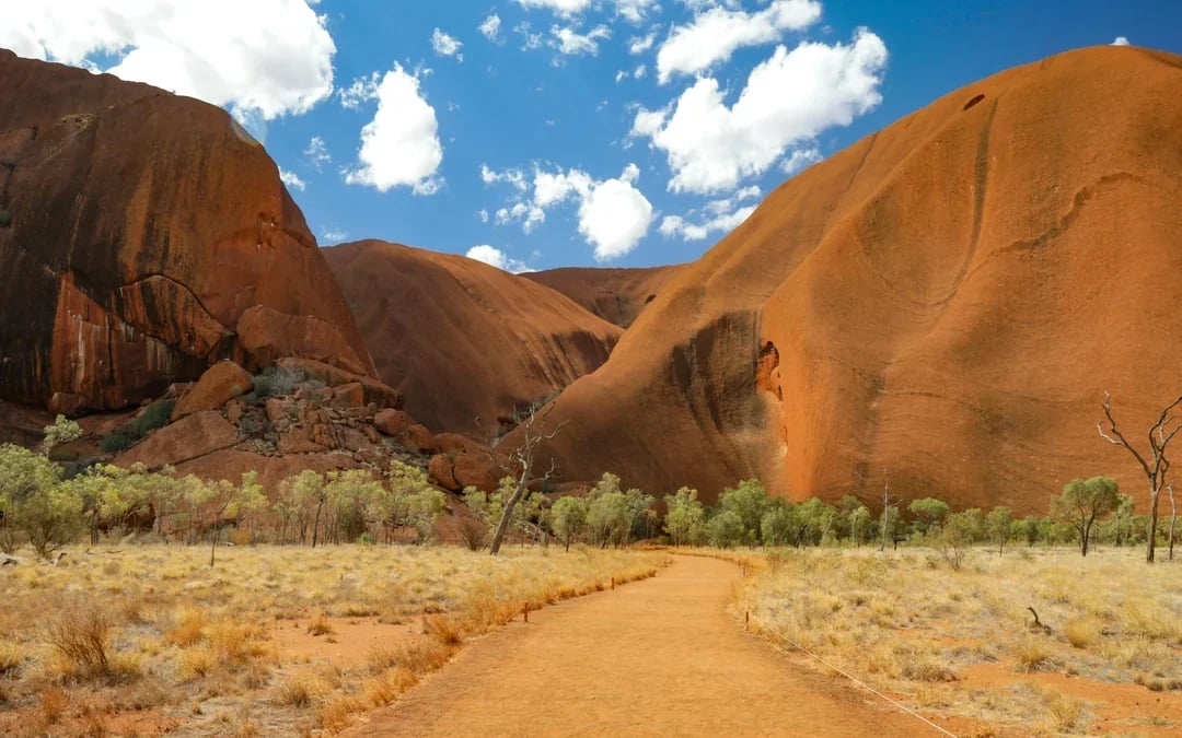 From Alice Springs: Uluru Full Day Tour with Sunset BBQ Dinner & Hotel Transfers Image 3