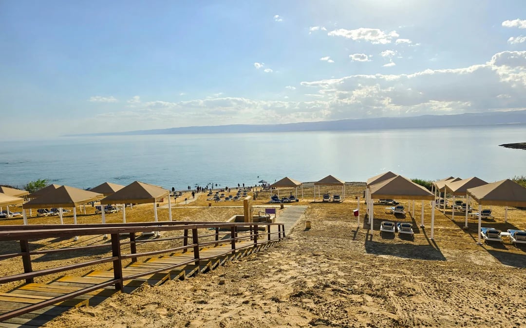From Amman: Dead Sea Half-Day Trip with 4-Star Resort Beach Access & Mud Experience Image 9