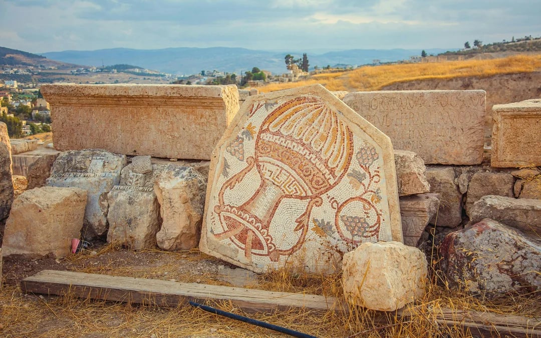 From Amman: Full Day Tour to Jerash, Ajloun and Umm Qais Image 11