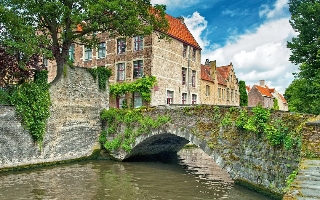 From Amsterdam: Full-Day Bruges Guided Tour Image 3