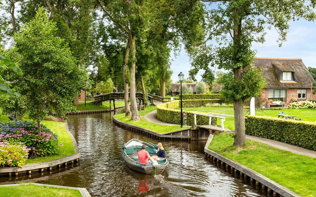 From Amsterdam: Giethoorn and Zaanse Schans Windmills Day Trip Image 3