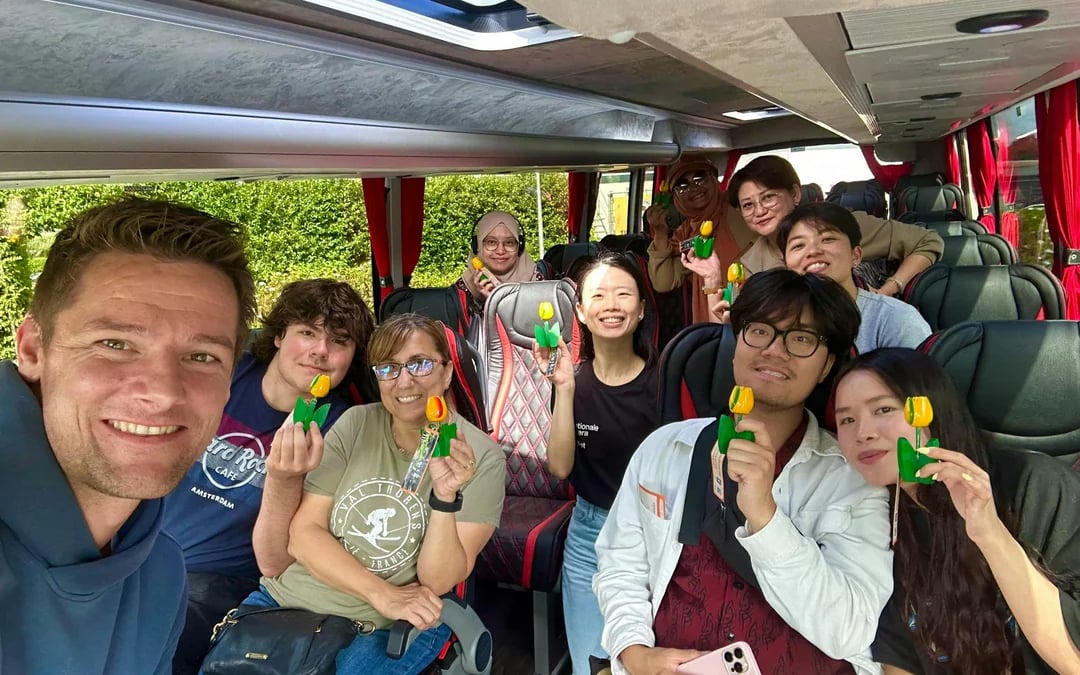 From Amsterdam: Giethoorn Village Bus Tour + Canal Cruise Image 1