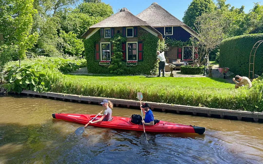 From Amsterdam: Giethoorn Village Bus Tour + Canal Cruise Image 4